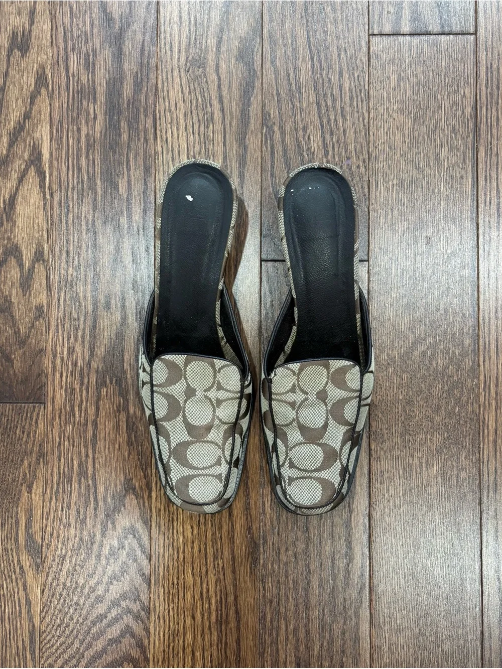 Vintage Coach kitten heels